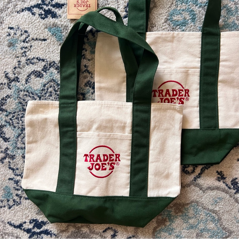 Trader Joe’s collectible Green and Cream Canvas Tote Bag - Picture 2 of 4